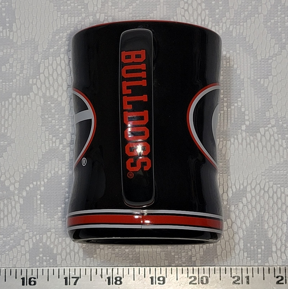 NCAA Georgia Bulldogs Black Red Embossed Cup 14oz Relief Coffee Mug Collectible - Picture 10 of 17